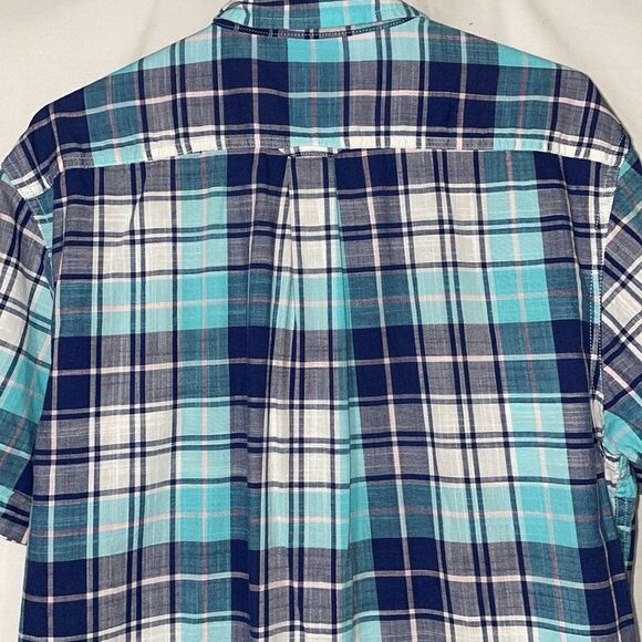 Izod short  sleeve button down shirt - Picture 6 of 8